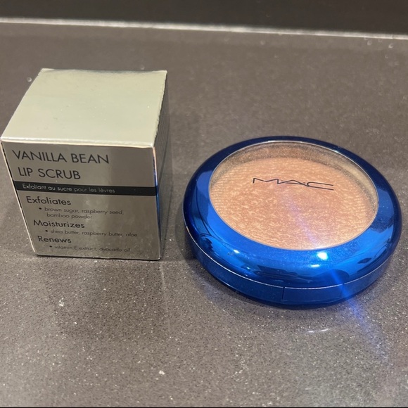 Makeup - Picture 5 of 5